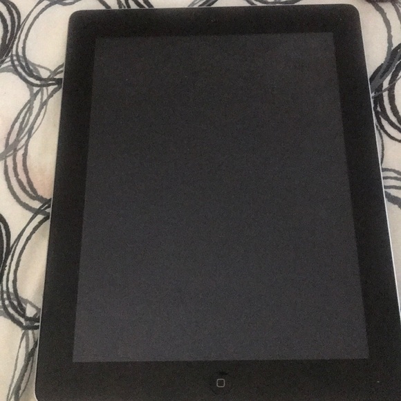 It dose not come with a charger - Picture 2 of 2